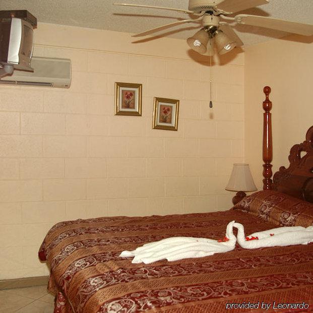 Condos At Fisherman'S Point Ocho Rios Exterior photo