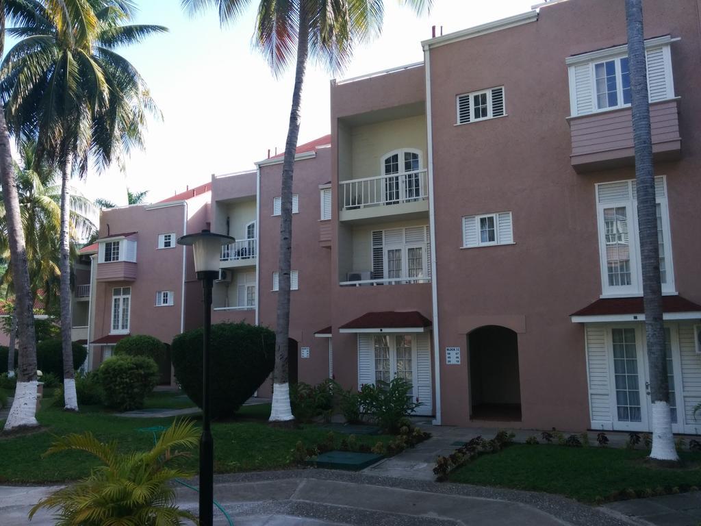 Condos At Fisherman'S Point Ocho Rios Exterior photo